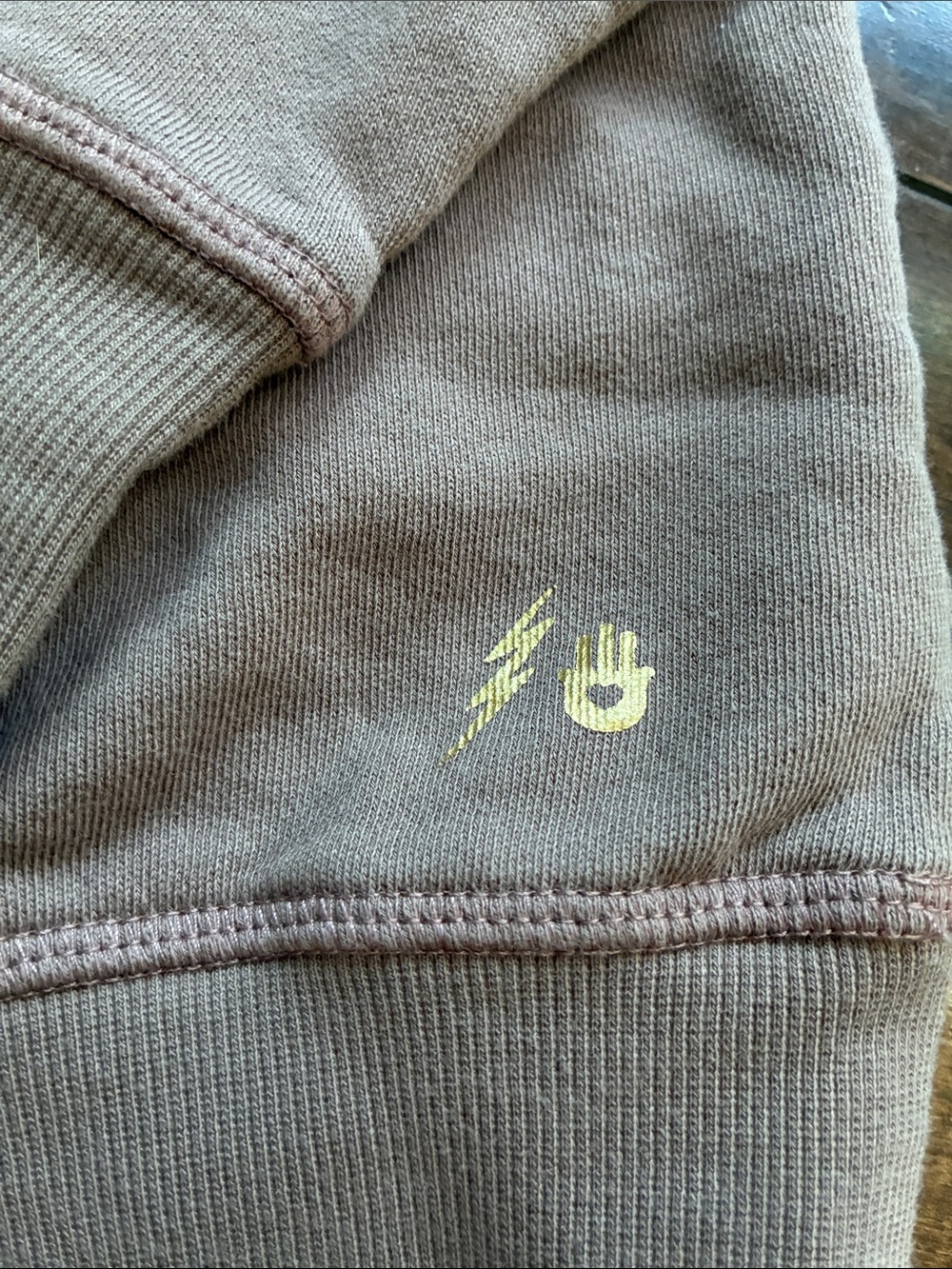 Spiritual Gangster Sweatshirt Taupe Gold lettering “Never Knocked Out” Women’s M - Picture 5 of 10